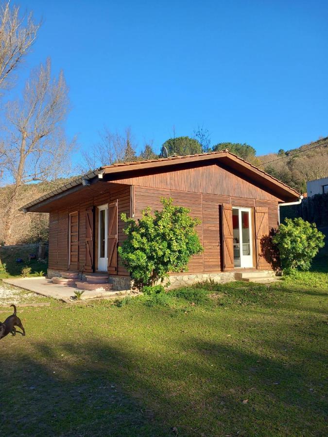 Petit Chalet En Bois Reynes Exterior photo