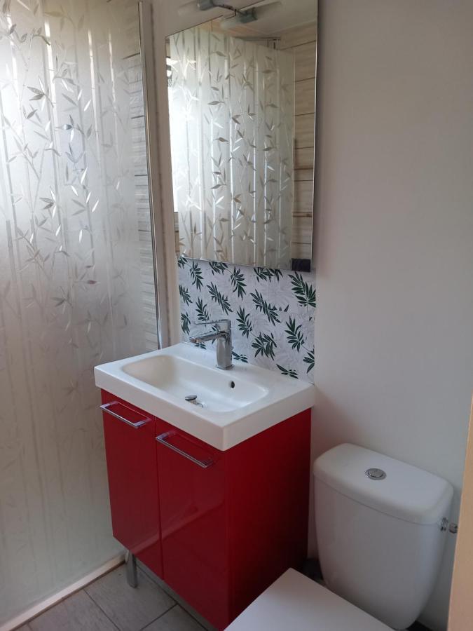Petit Chalet En Bois Reynes Exterior photo
